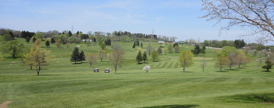 Golf course clubhouse — placeholder photo, replace with images/clubhouse.jpg